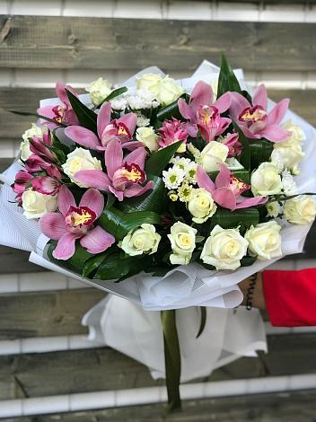 Букет цветов из: Розы и Хризантемы в Новопавловске