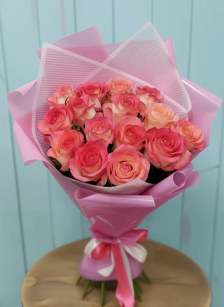 Букет 15 Розовых роз Равель в Новопавловске