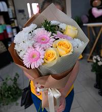 Букет цветов из:  Герберы, Розы и Хризантемы в Новопавловске