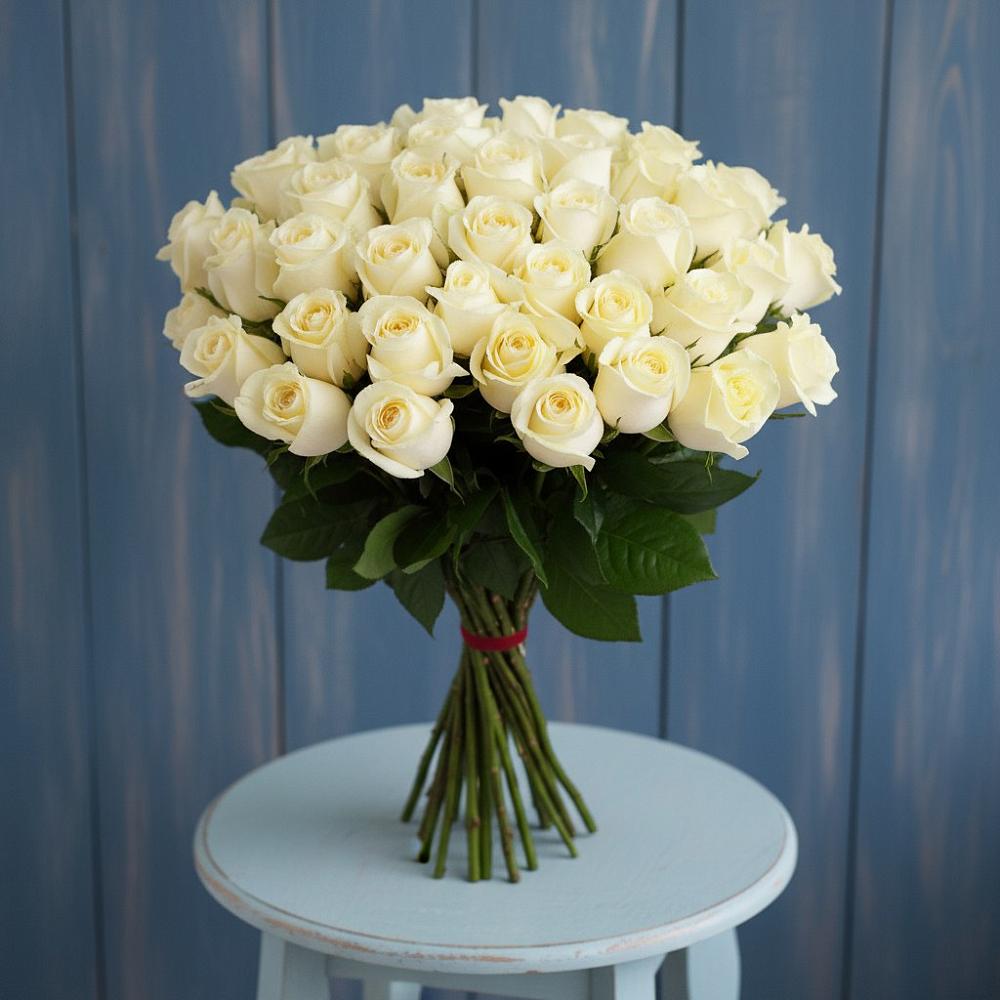 Букет 51 Белая роза Эдлесс Лав в Новопавловске