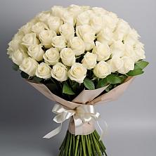 Букет 101 беля роза Белоснежка в Новопавловске
