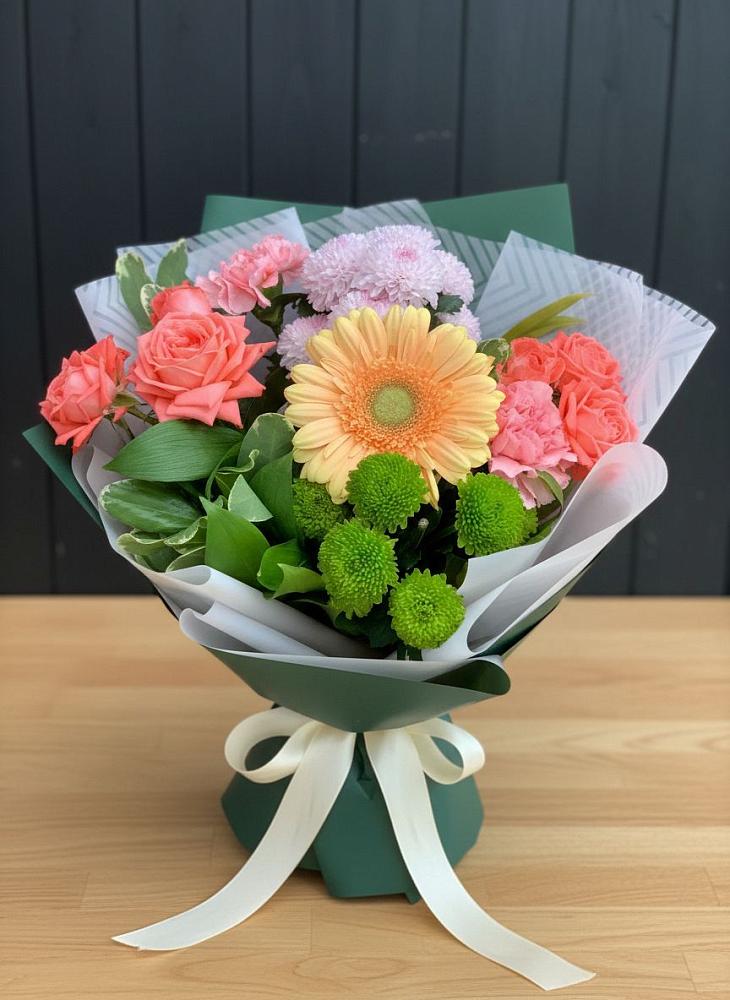 Букет цветов из: Гвоздики, Розы, Герберы и Хризантемы в Новопавловске
